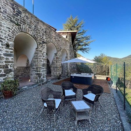 Вілла Ancient Farmhouse With Private Heated Hot Tub And Pool Casola in Lunigiana Екстер'єр фото